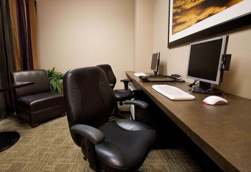 ホテル Sandman Suites Vancouver On Davie