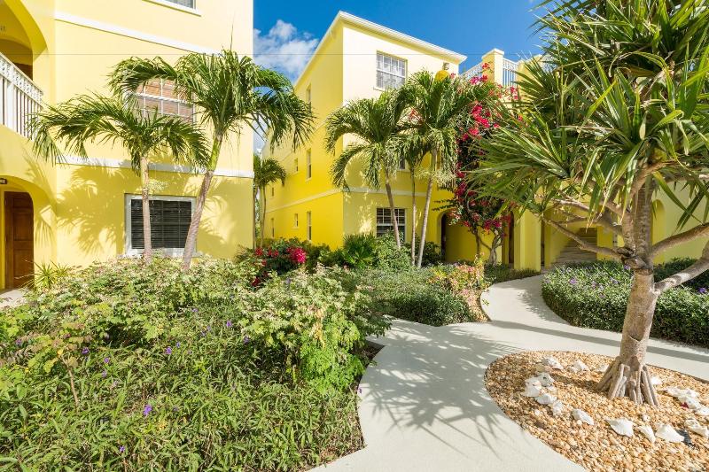 هتل The Inn At Grace Bay
