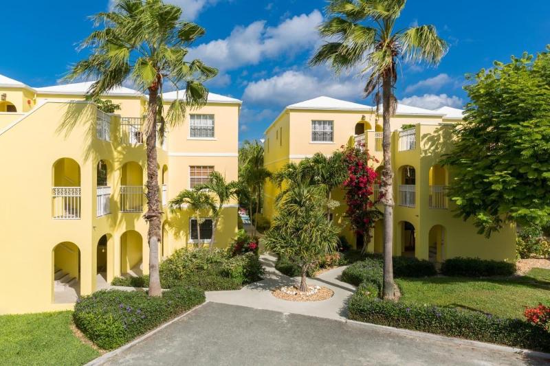 هتل The Inn At Grace Bay