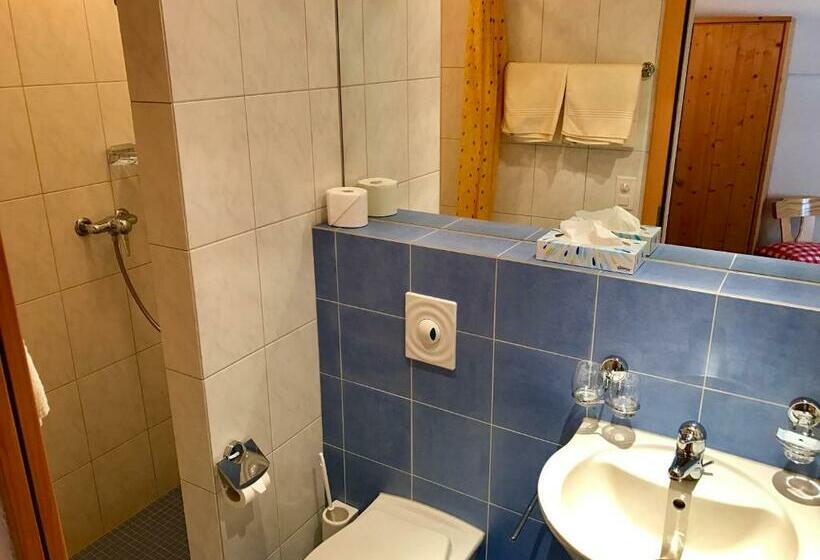 فندق صغير Gasthaus Alpenrose