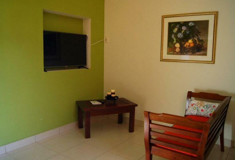 Общежитие La Residencia Inn