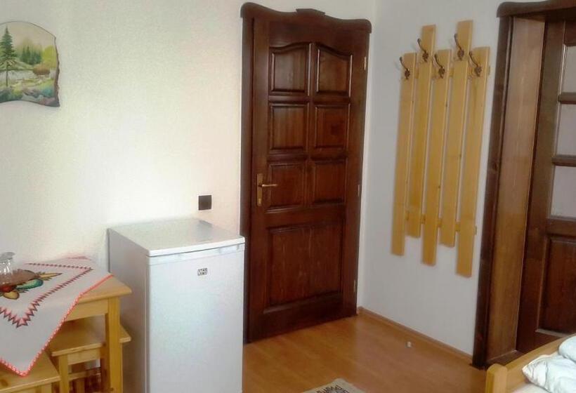 تختخواب و صبحانه Hazanéző Panzió