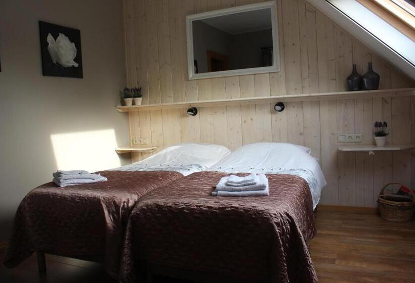 צימר Hof Van Lutten