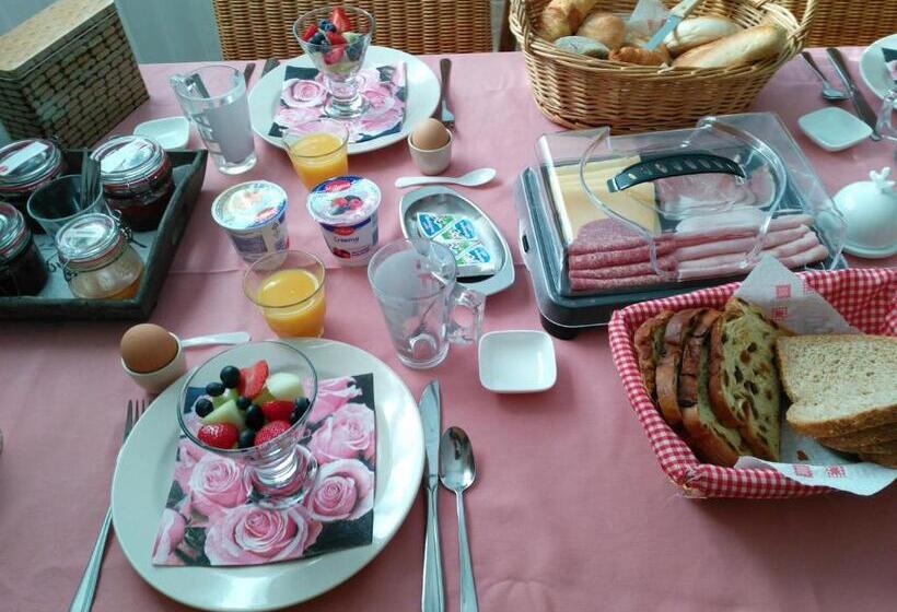 צימר Hof Van Lutten