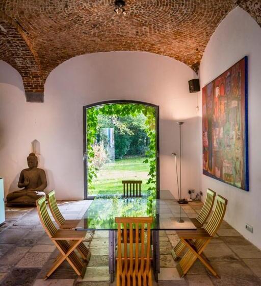 ベッドアンドブレックファースト Indrani Lodge