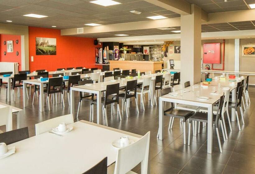 Hostel De Veurs