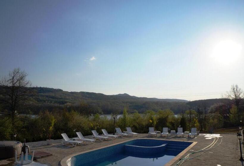 فندق Family Complex Krisbo