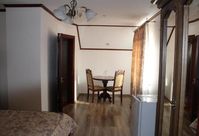 호텔 Gostyniy Dvir Synevir