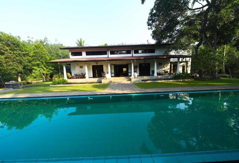 ホテル Leaf Watagala