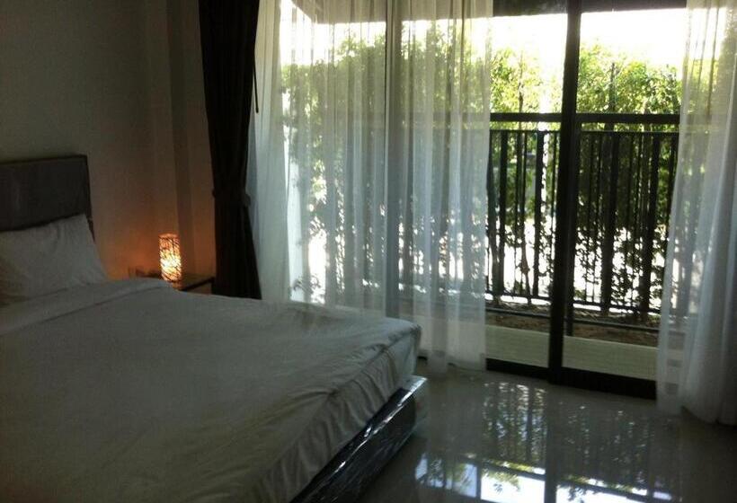 בית מלון כפרי Me2 Singhamuntra Resort Kamphaengsaen