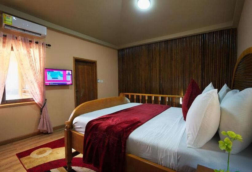Maaha Beach Resort