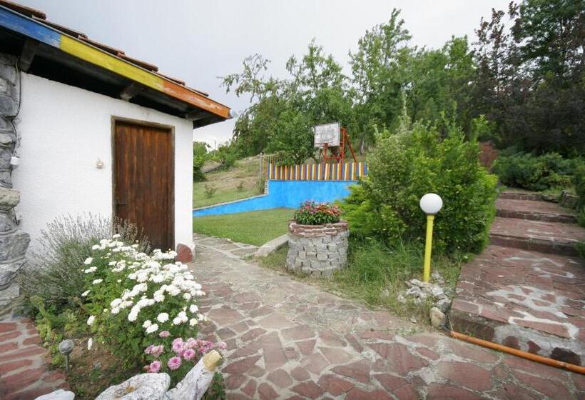 بنسيون Chuchi Guest House 1