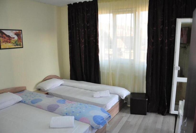 펜션 Guest Rooms Simona
