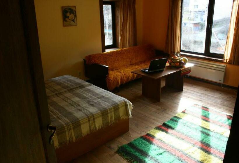 بنسيون Guesthouse Karaivan