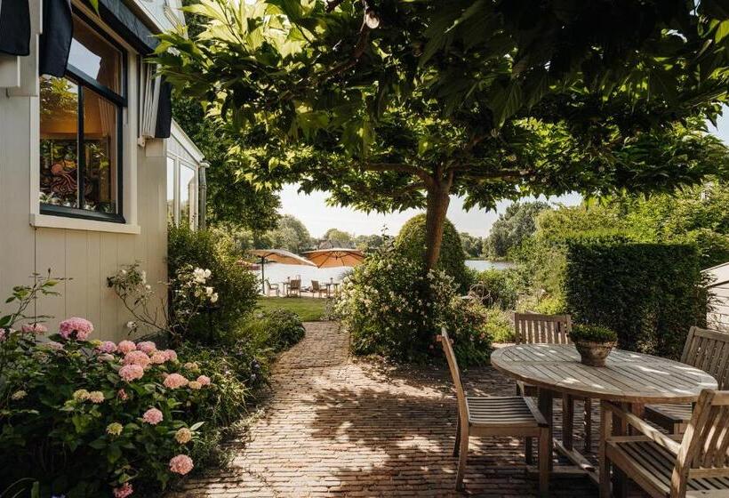 פנסיון Inn On The Lake