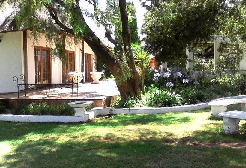 פנסיון Warembo Lodge