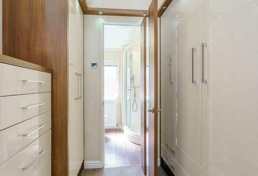 Курорт Calthwaite Hall Lodges