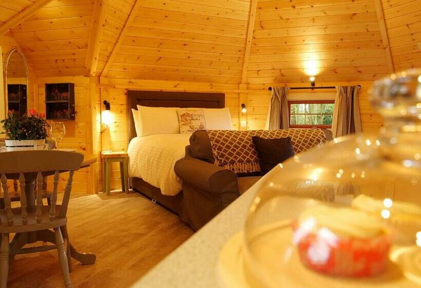 אתר נופש Peckmoor Farm Lodges