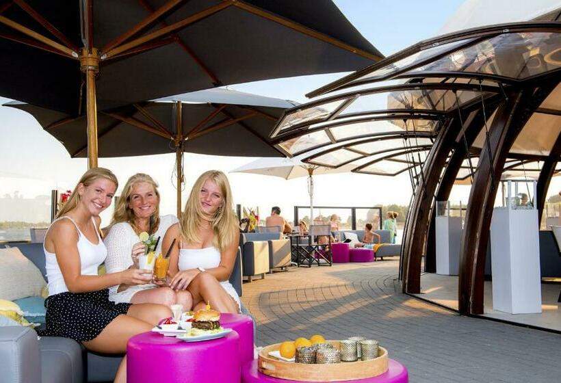 リゾートホテル Vakantiepark Eiland Van Maurik