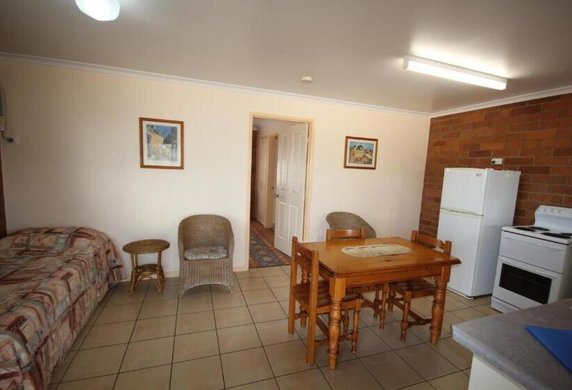 Rubyvale Motel & Holiday Units   An Adults Only Getaway