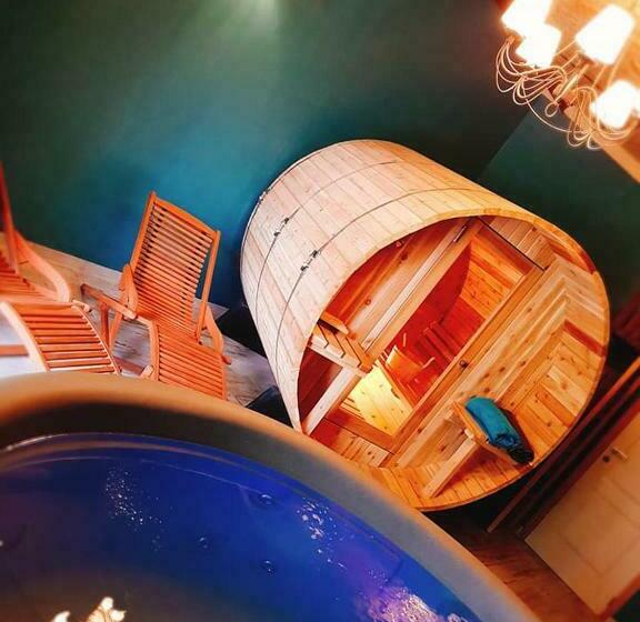 مبيت وإفطار Les Chambres De La Cour