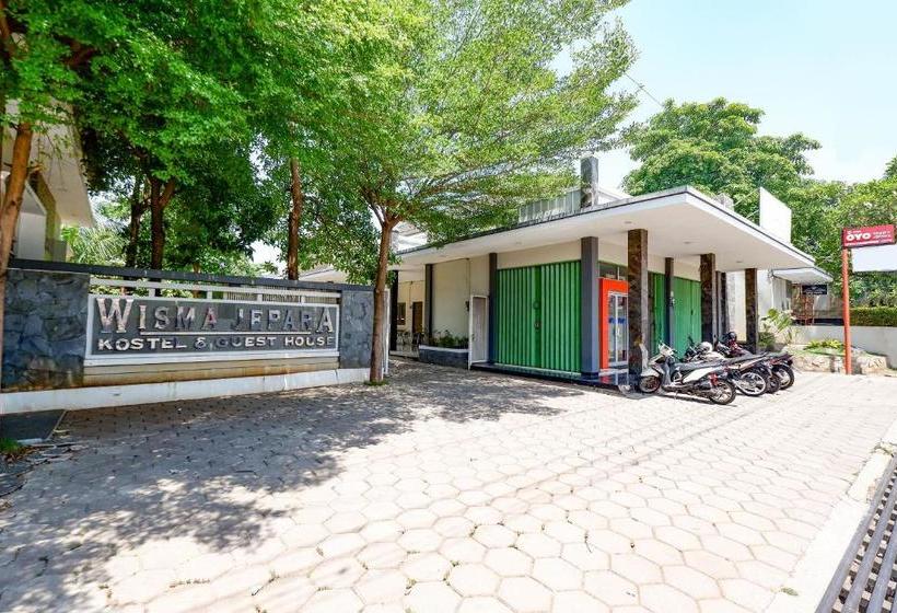 בית מלון כפרי Oyo 2028 Wisma Jepara