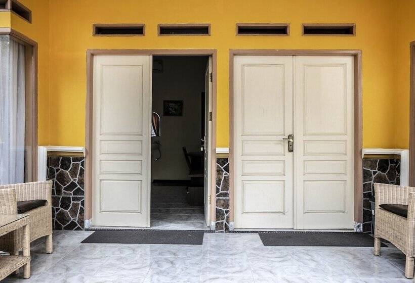 هتل Oyo 3115 Branti Raya Residence