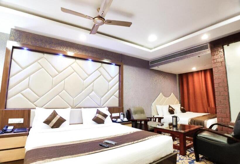 בית מלון כפרי Vishnu Empire