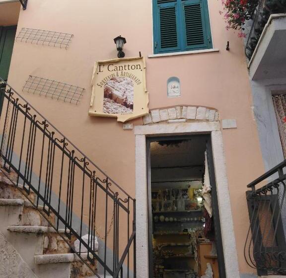 L ' Canton B & B
