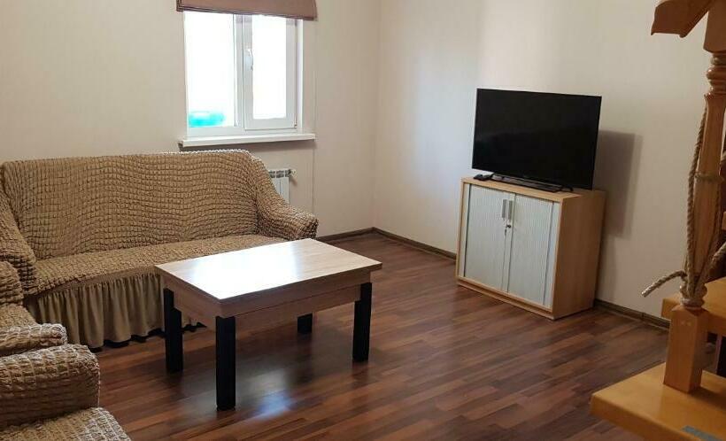 بنسيون Goratwins Guest House Near Boryspil Airport
