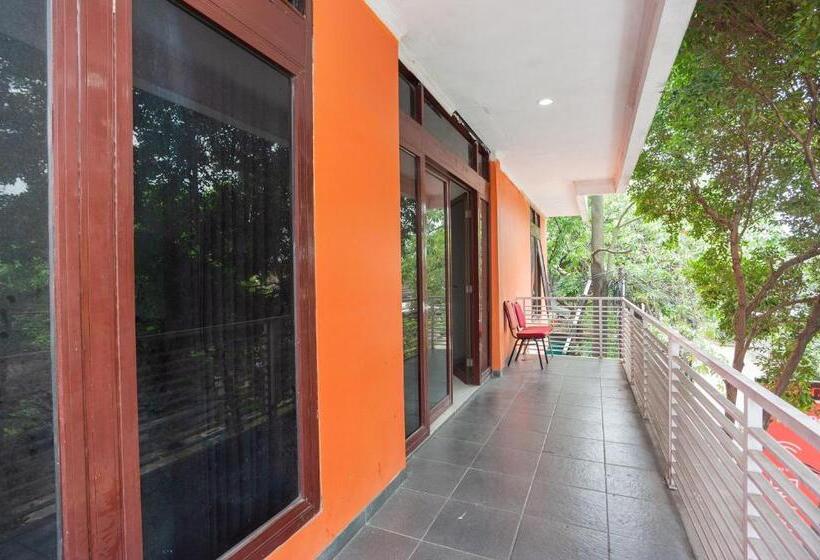 פנסיון Reddoorz Syariah Near Grand Galaxy Park