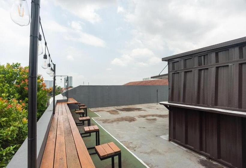 פנסיון Reddoorz Syariah Near Grand Galaxy Park