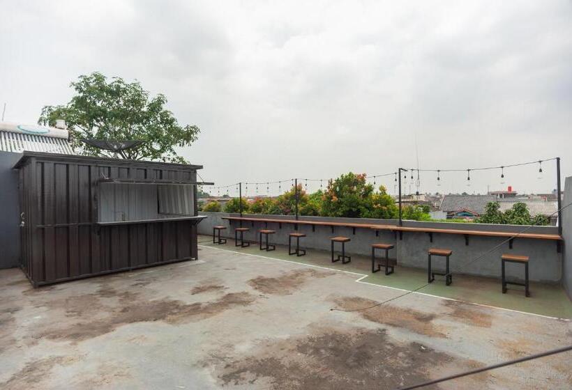 פנסיון Reddoorz Syariah Near Grand Galaxy Park