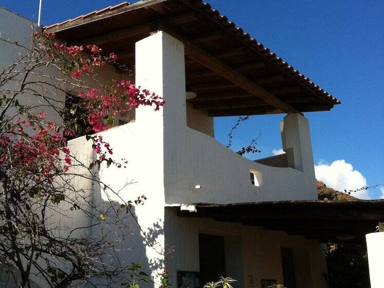 Хостел Vulcano Blu Terme Suites & Seaview