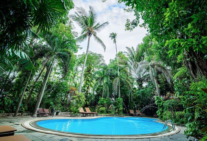 בית מלון כפרי Baan Klang Aow Beach Resort