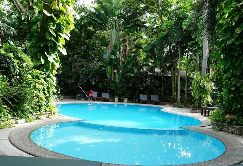 בית מלון כפרי Baan Klang Aow Beach Resort