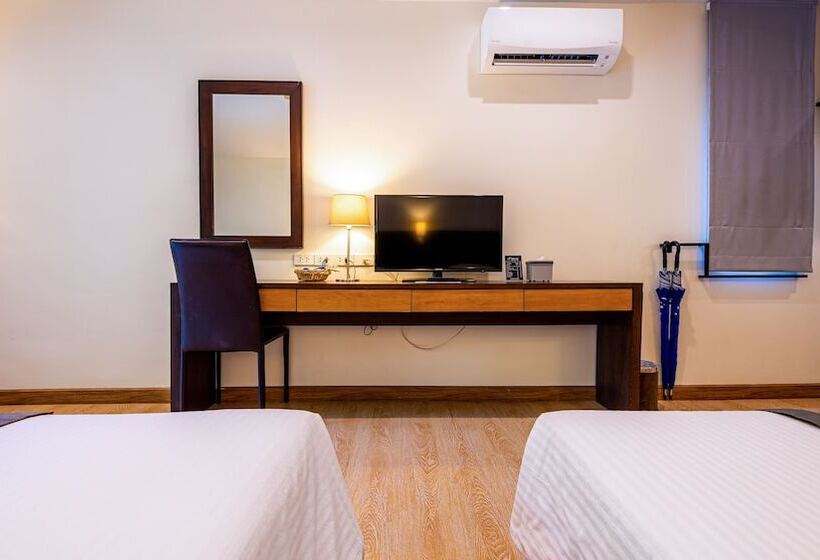 בית מלון כפרי Baan Klang Aow Beach Resort
