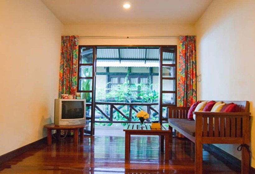 בית מלון כפרי Baan Klang Aow Beach Resort