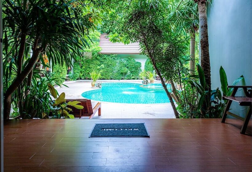 בית מלון כפרי Baan Klang Aow Beach Resort