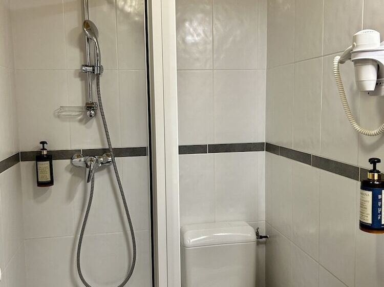 فندق Hameau Des Prodains   Hôtel