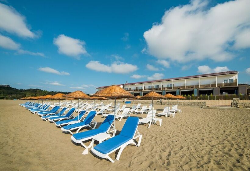 בית מלון כפרי Sanli Beach Resort