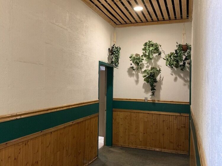 בית מלון כפרי Sheridan Lawrence Inn