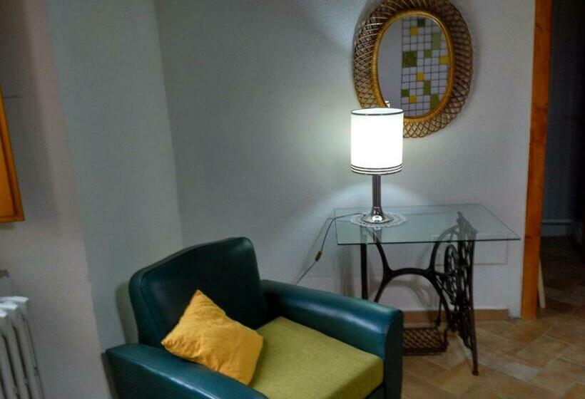 مبيت وإفطار Castello Girasole