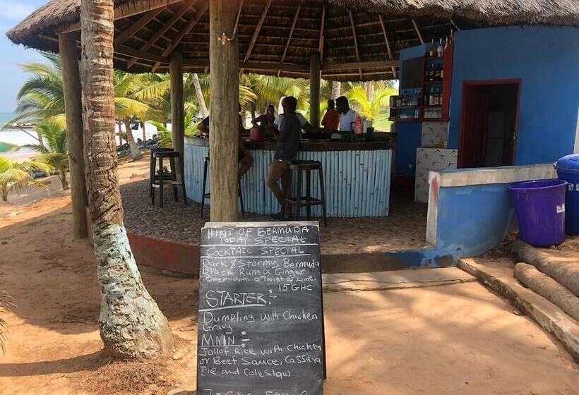 Отель Tills Beach