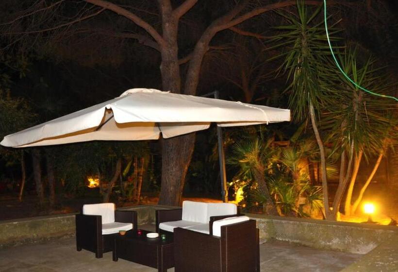 פנסיון Le Mãƒâ nnare Case Vacanze Di Metopa Srl
