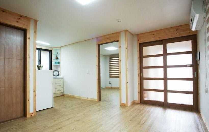 Hotel Gotjawal Geomun Oreum Pension