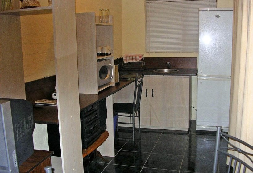 ホテル Little Lotta Cottage