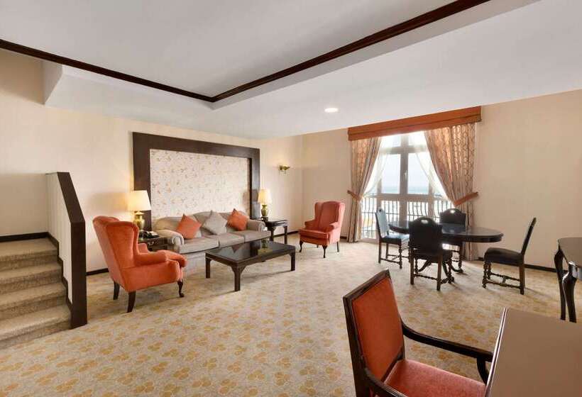 هتل Hawthorn Suites By Wyndham Al Khobar