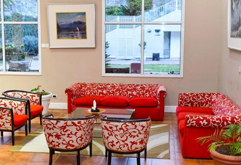 Howard Johnson Rio Ceballos Hotel Y Casino