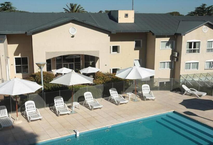 Howard Johnson Rio Ceballos Hotel Y Casino